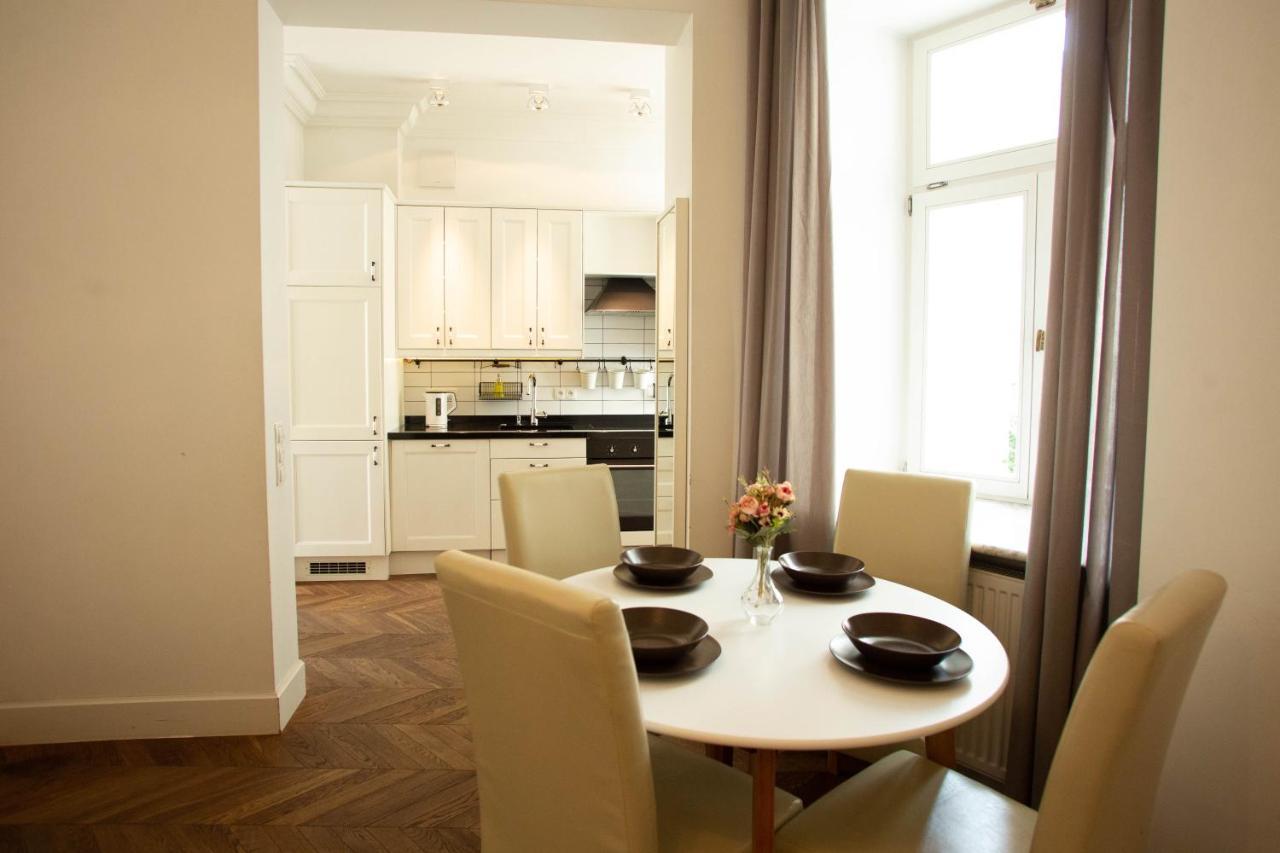City Center - Golden Apartments - Dobr11A Varşovia Exterior foto